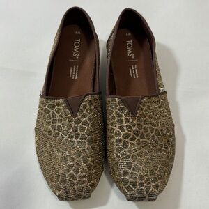 Toms Women's Shoes Classic Silver Glitter Cheetah Print Size 8 Slip On Casual.